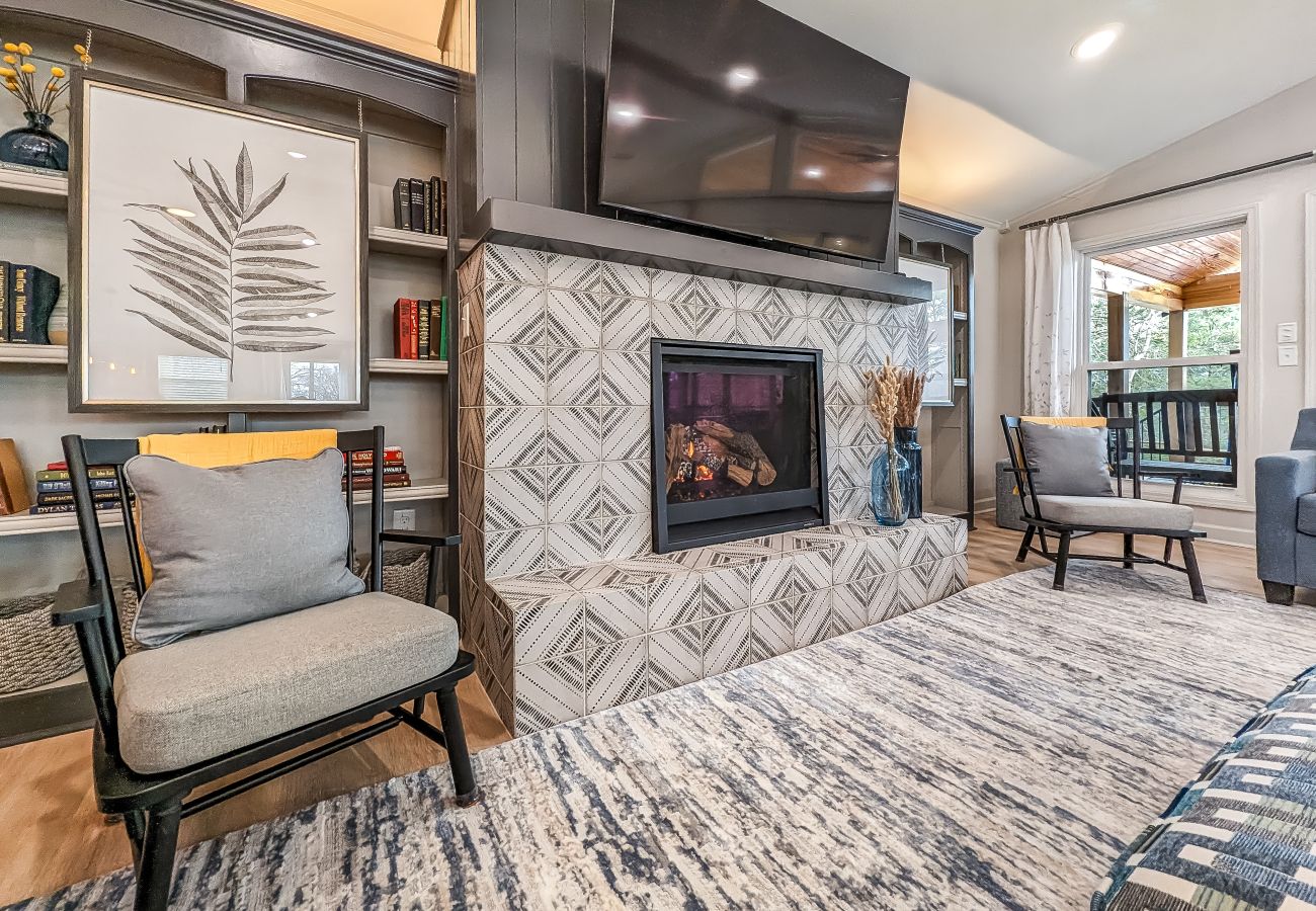 House in Clinton - Choctaw Bay Getaway ~ lakefront + pool