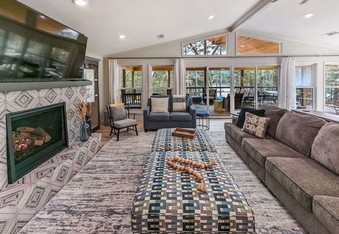 House in Clinton - Choctaw Bay Getaway ~ lakefront + pool