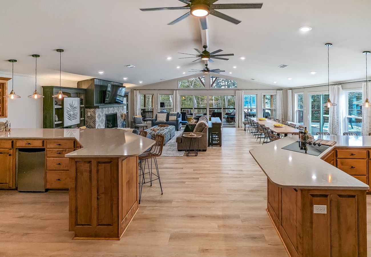 House in Clinton - Choctaw Bay Getaway ~ lakefront + pool