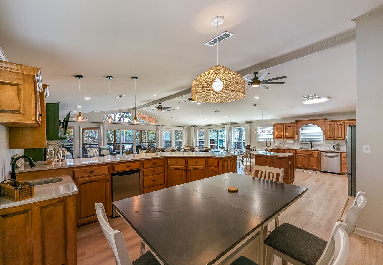 House in Clinton - Choctaw Bay Getaway ~ lakefront + pool