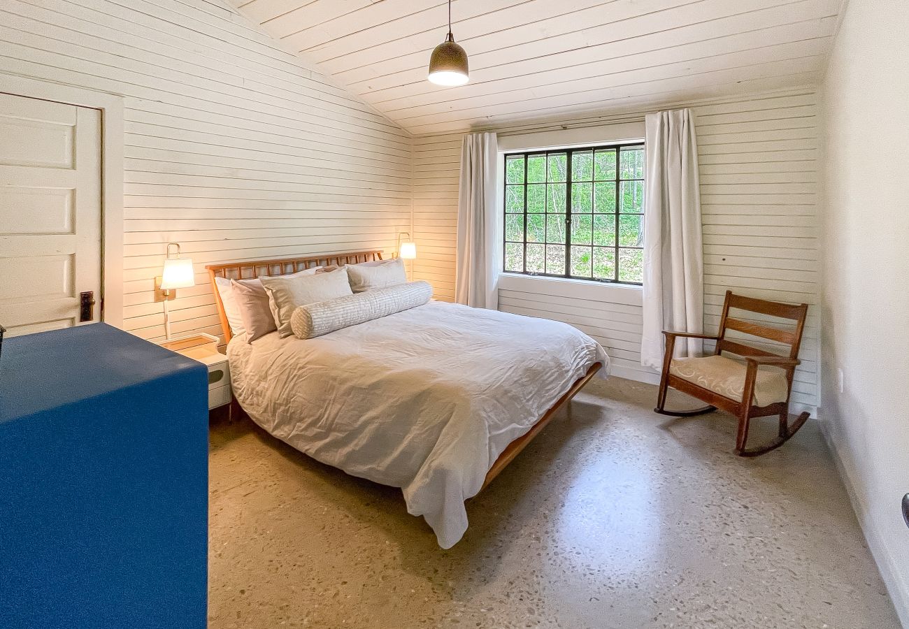 Cabin in Heber Springs - Camp Chinkapin ~ total privacy w/ dock