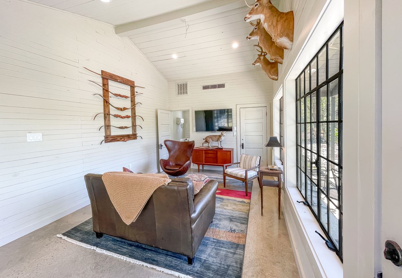 Cabin in Heber Springs - Camp Chinkapin ~ total privacy w/ dock