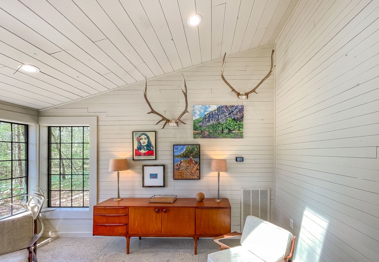 Cabin in Heber Springs - Camp Chinkapin ~ total privacy w/ dock