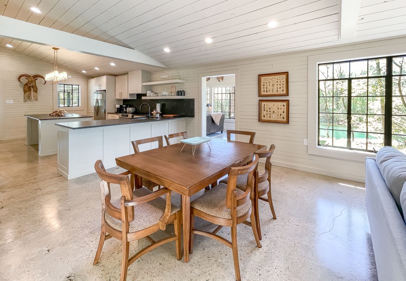 Cabin in Heber Springs - Camp Chinkapin ~ total privacy w/ dock