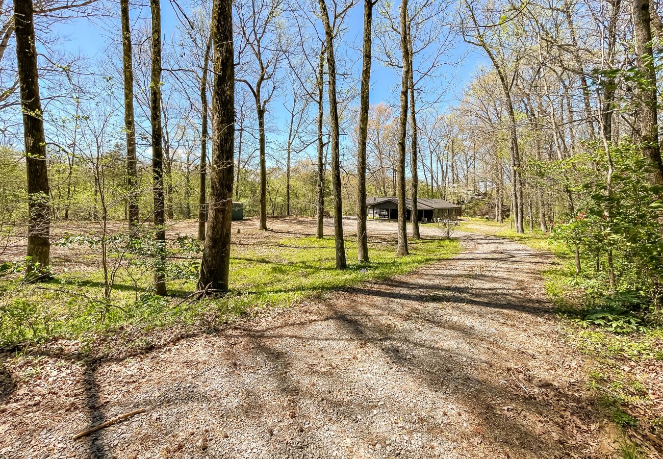 Cabin in Heber Springs - Camp Chinkapin ~ total privacy w/ dock