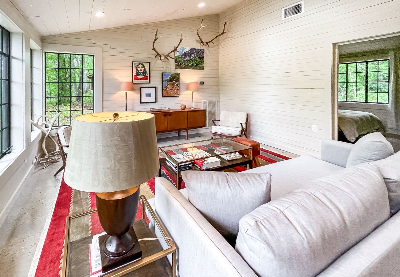 Cabin in Heber Springs - Camp Chinkapin ~ total privacy w/ dock