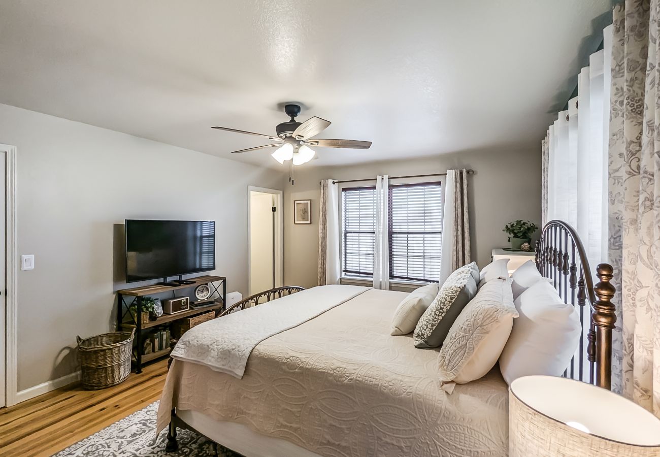 House in Mountain View - Mountainside Nest ~ with amazing views