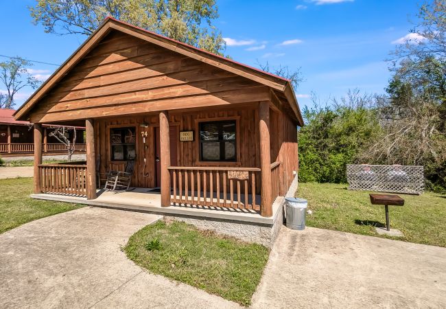 Cabin in Mountain View - #74 Pinewood Cabin: Hog Holler