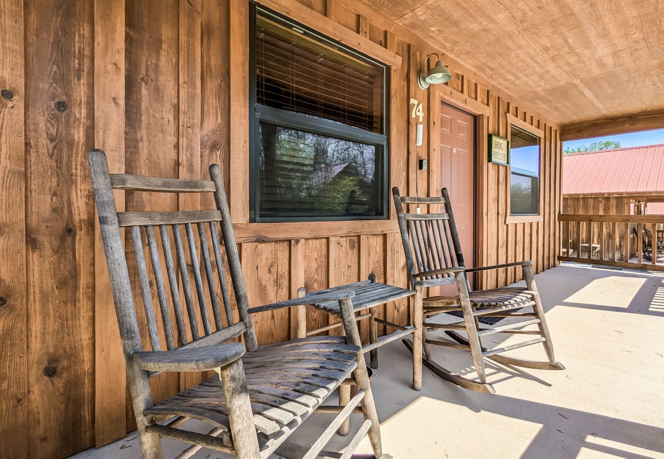 Cabin in Mountain View - #74 Pinewood Cabin: Hog Holler
