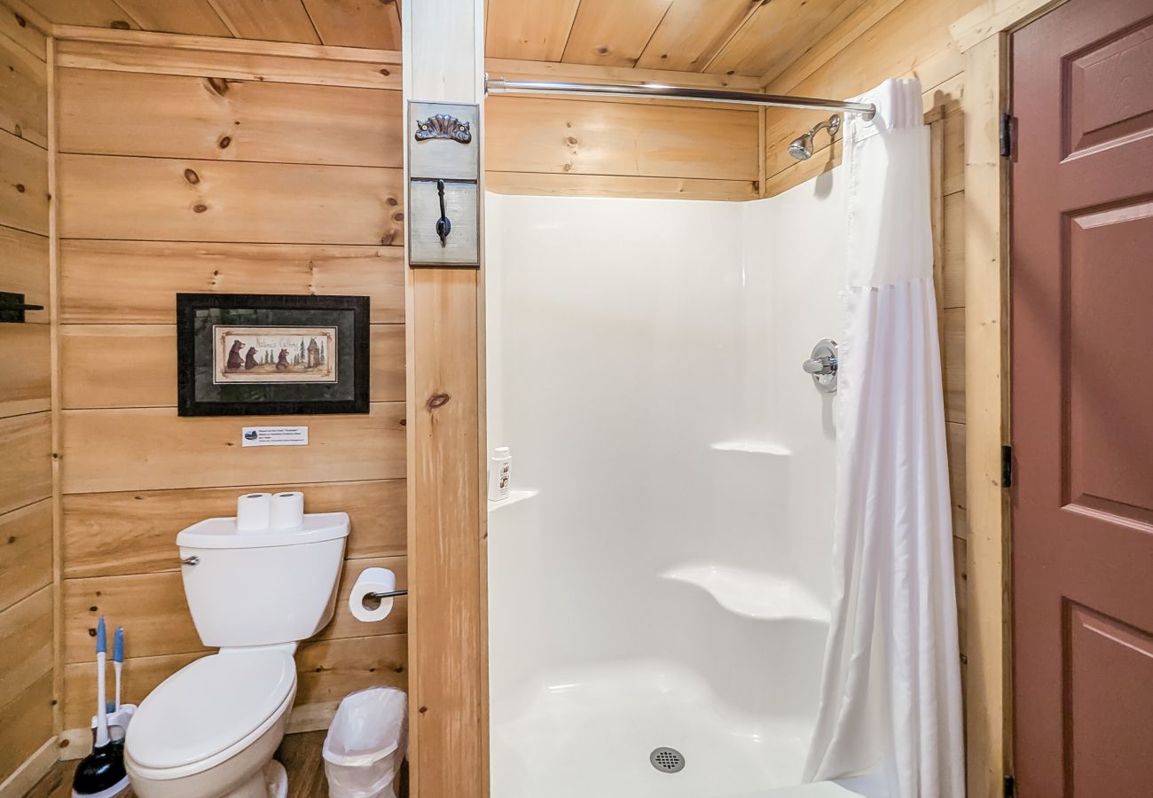 Cabin in Mountain View - #67 Pinewoods Cabin: Gentle Ben