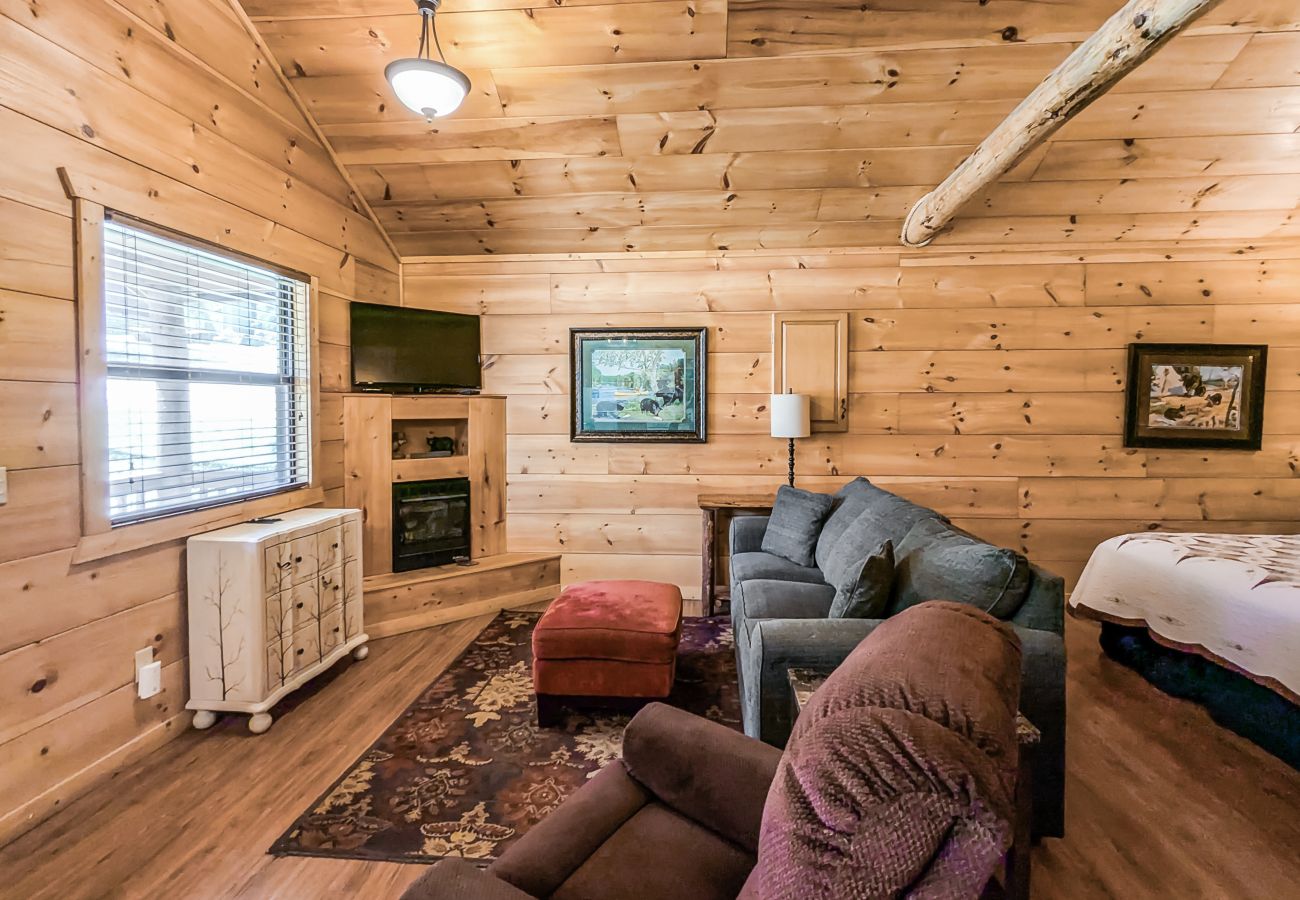 Cabin in Mountain View - #67 Pinewoods Cabin: Gentle Ben