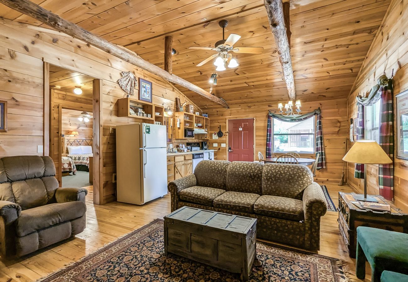 Cabin in Mountain View - #43 Pinewoods Cabin: Lancaster & Co