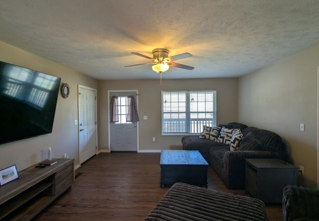 House in Mountain View - Sugar Hill Home ~ simple & quiet 3BR near Mtn View