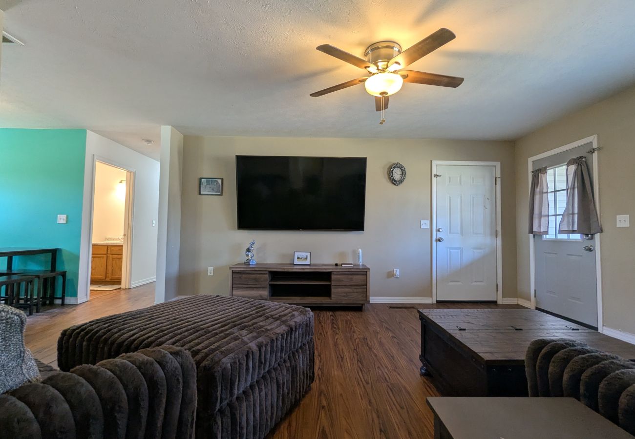House in Mountain View - Sugar Hill Home ~ simple & quiet 3BR near Mtn View