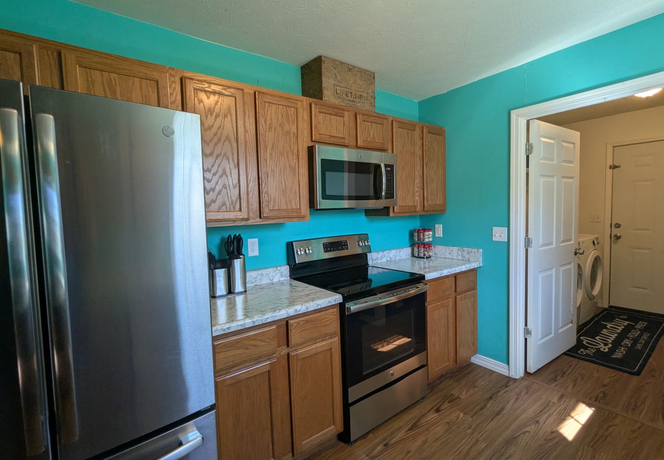 House in Mountain View - Sugar Hill Home ~ simple & quiet 3BR near Mtn View