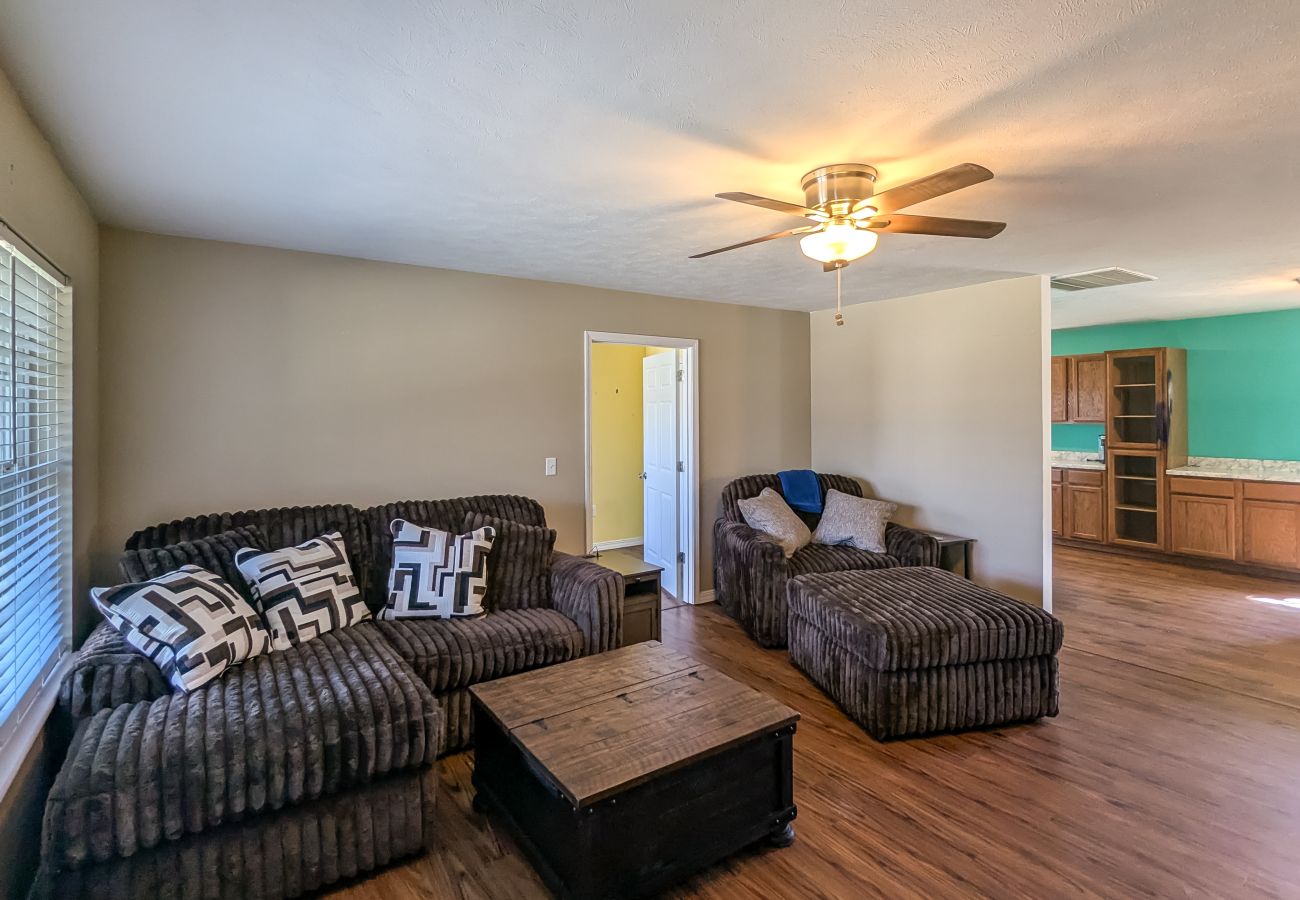 House in Mountain View - Sugar Hill Home ~ simple & quiet 3BR near town