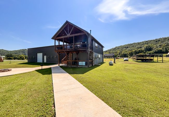 Cabin in Mountain View - *NEW* River Valley Retreat ~ directly on White River